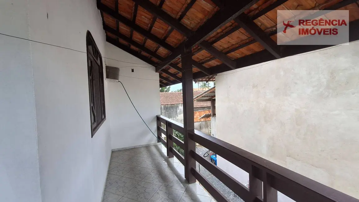 Casa com 4 quartos à venda, 206m2 em Sao Francisco Do Sul - SC - imagem 8 Foto 8 de Casa com 4 quartos à venda, 206m2 em Sao Francisco Do Sul - SC