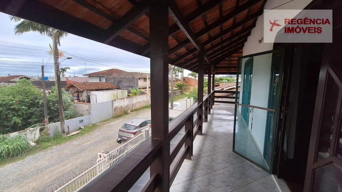 Casa com 4 quartos à venda, 206m2 em Sao Francisco Do Sul - SC - imagem 6 Foto 6 de Casa com 4 quartos à venda, 206m2 em Sao Francisco Do Sul - SC