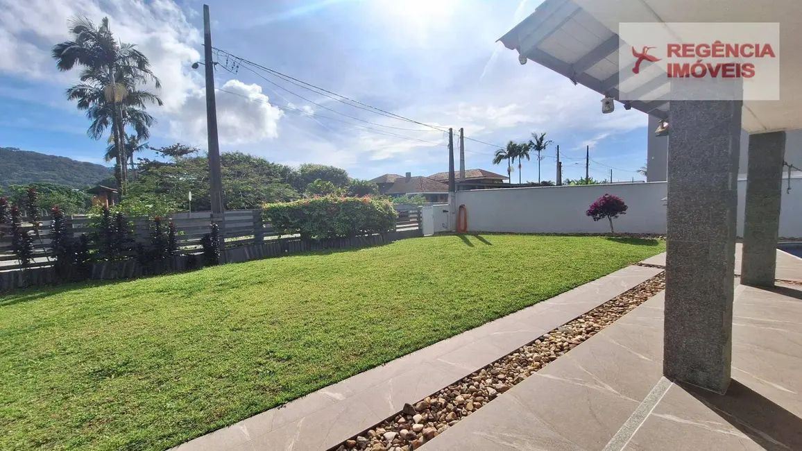 Foto 3 de Casa com 4 quartos à venda, 596m2 em Ubatuba, Sao Francisco Do Sul - SC