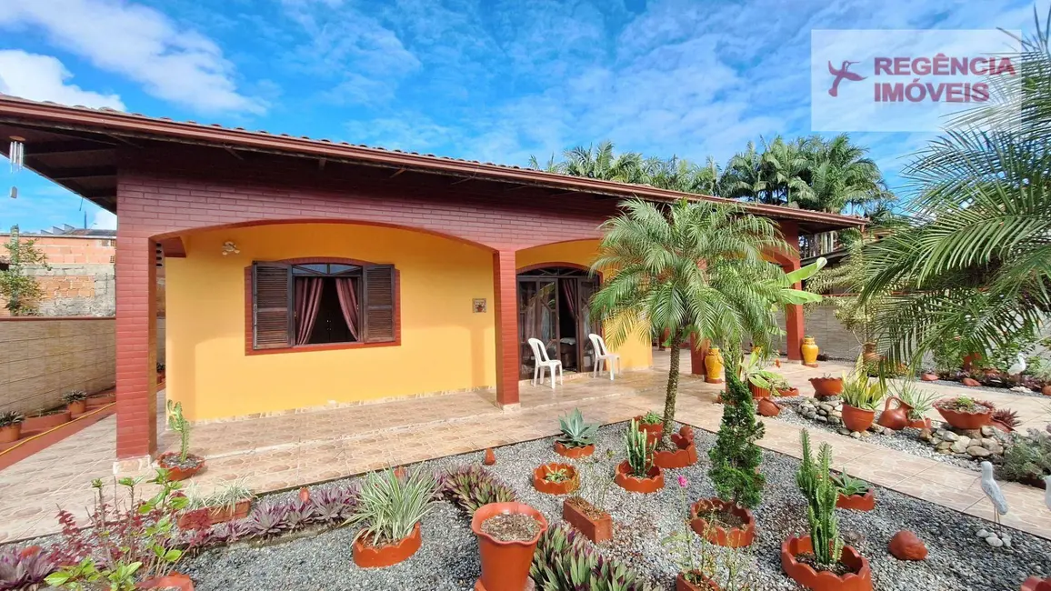 Foto 1 de Casa com 4 quartos à venda, 493m2 em Sao Francisco Do Sul - SC