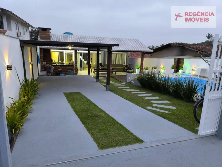 Foto 1 de Casa com 3 quartos à venda, 408m2 em Sao Francisco Do Sul - SC