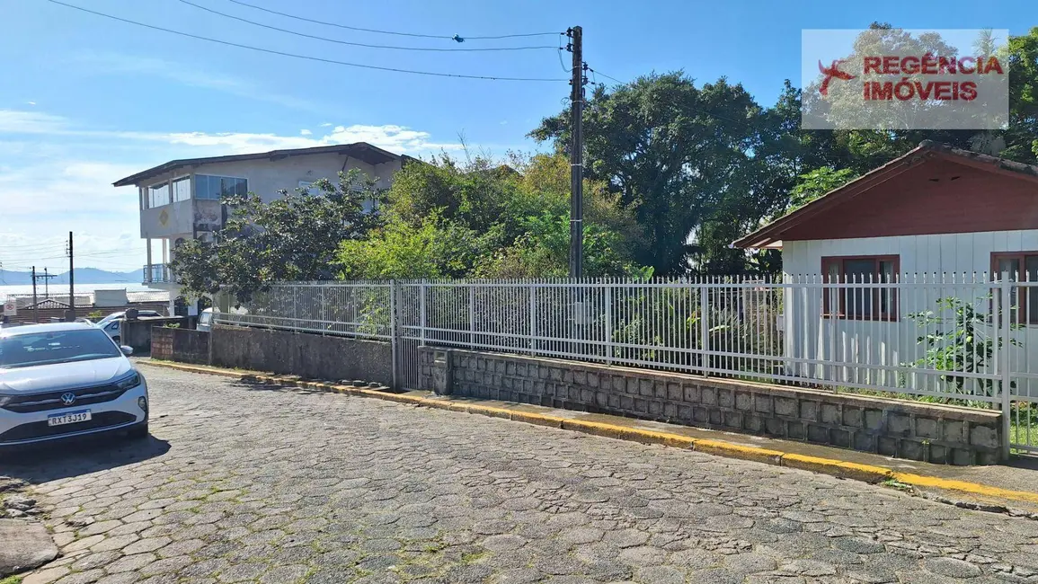 Foto 1 de Terreno / Lote à venda, 726m2 em Sao Francisco Do Sul - SC