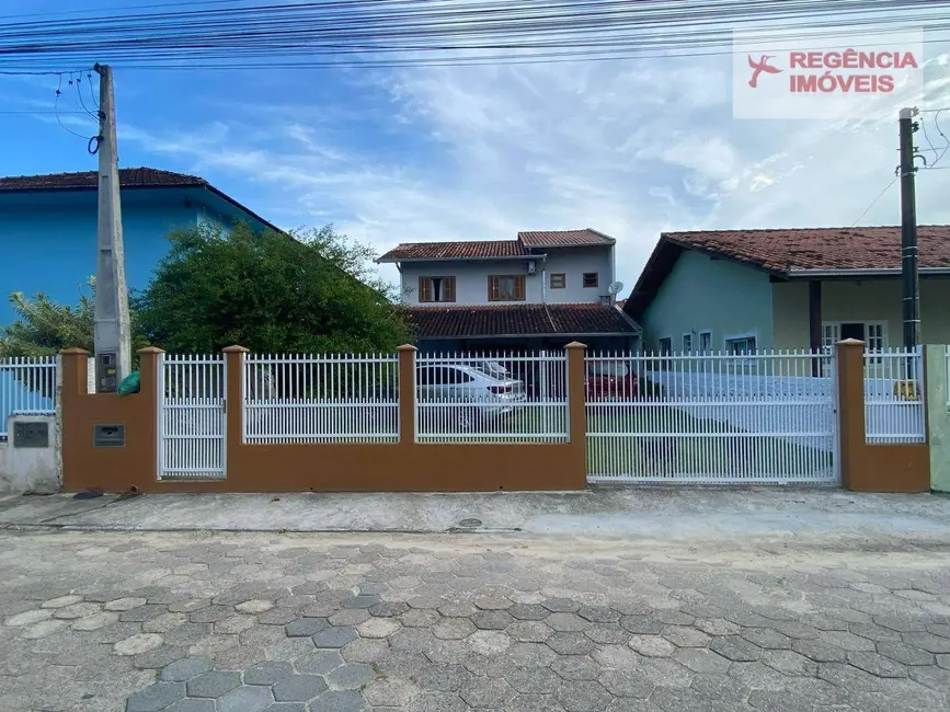 Foto 1 de Casa com 6 quartos à venda, 330m2 em Ubatuba, Sao Francisco Do Sul - SC