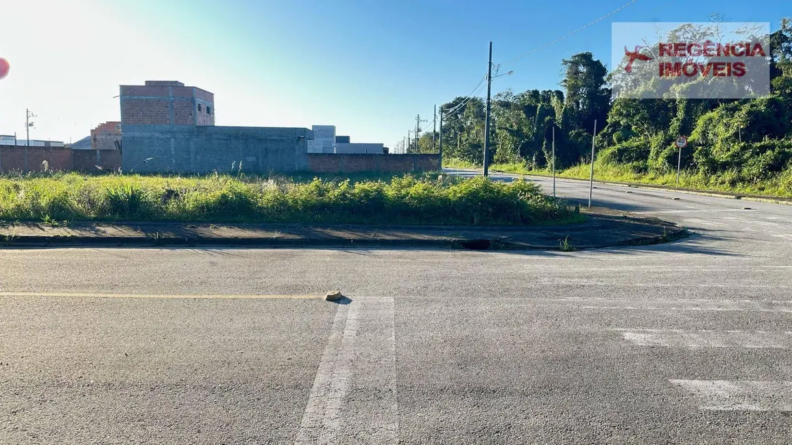 Foto 1 de Terreno / Lote à venda, 585m2 em Sao Francisco Do Sul - SC