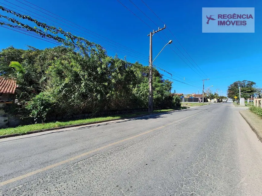 Foto 1 de Terreno / Lote à venda, 647m2 em Sao Francisco Do Sul - SC