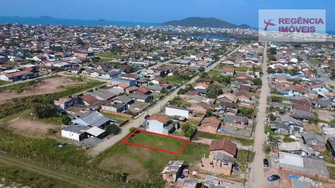 Foto 2 de Terreno / Lote à venda, 300m2 em Sao Francisco Do Sul - SC