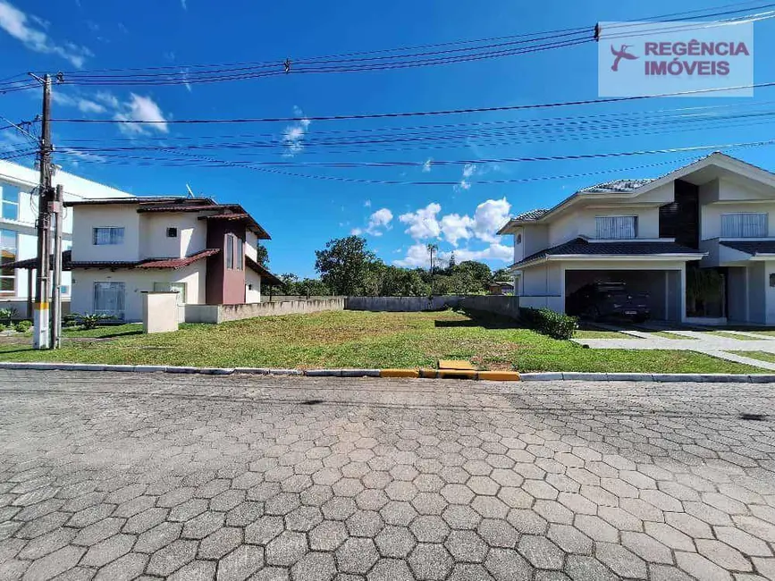 Foto 1 de Terreno / Lote à venda, 452m2 em Sao Francisco Do Sul - SC