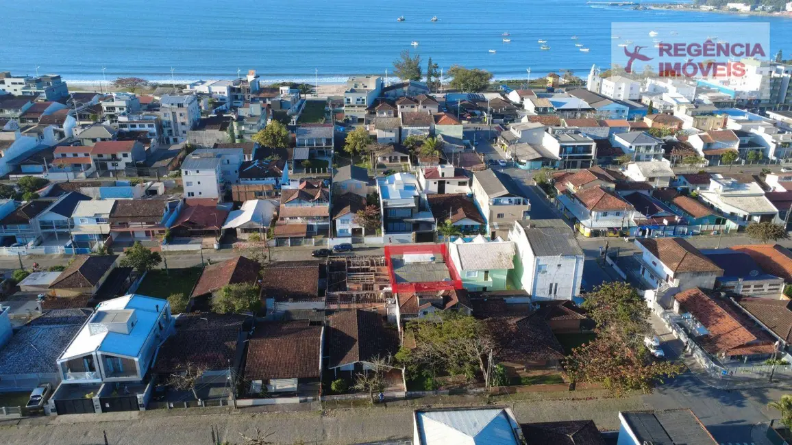 Casa com 3 quartos à venda, 252m2 em Sao Francisco Do Sul - SC - imagem 6 Foto 6 de Casa com 3 quartos à venda, 252m2 em Sao Francisco Do Sul - SC