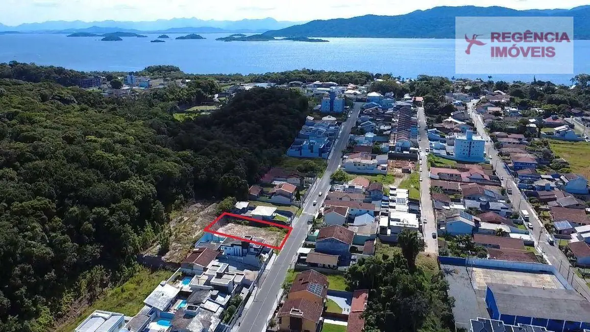 Foto 1 de Terreno / Lote à venda, 806m2 em Sao Francisco Do Sul - SC