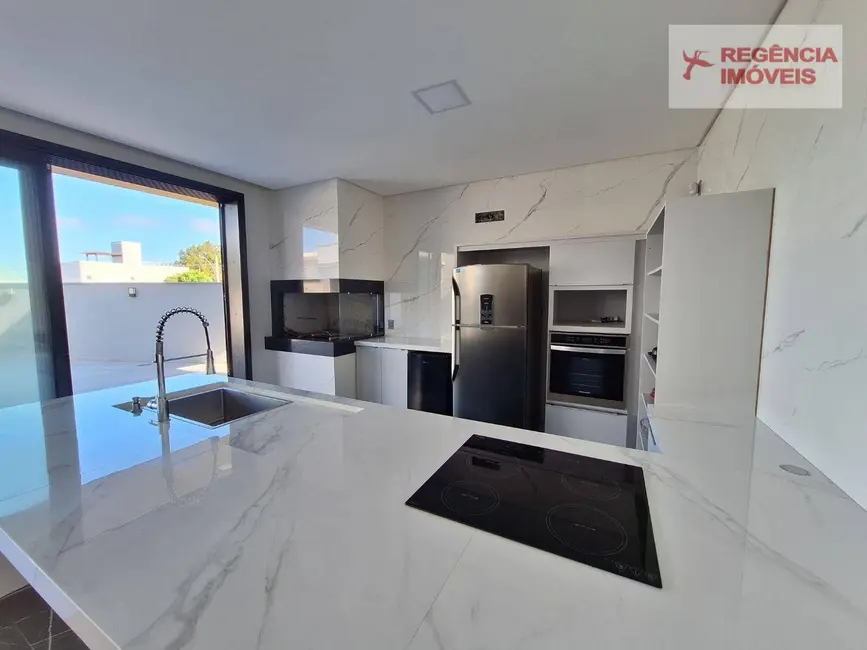 Foto 8 de Casa com 6 quartos à venda, 576m2 em Sao Francisco Do Sul - SC