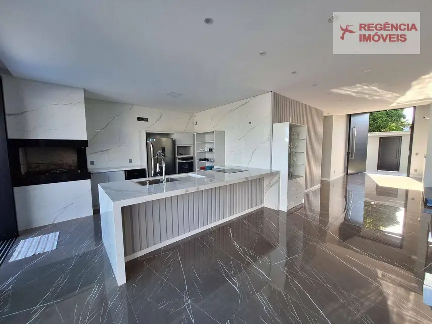 Foto 9 de Casa com 6 quartos à venda, 576m2 em Sao Francisco Do Sul - SC