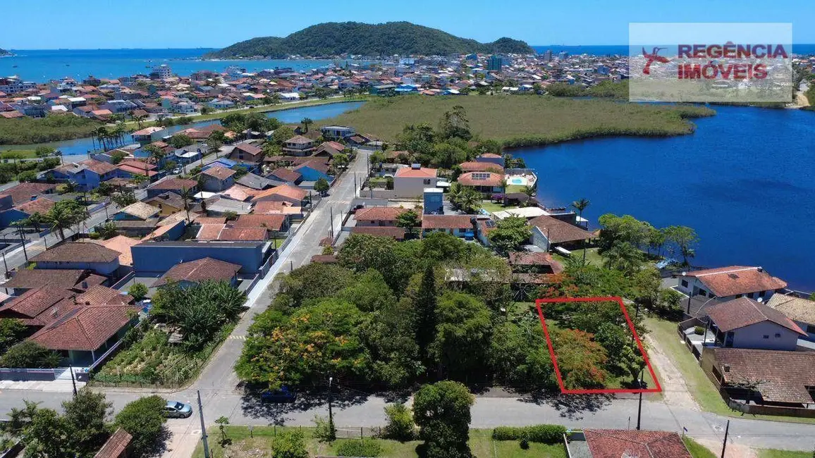 Foto 1 de Terreno / Lote à venda, 312m2 em Sao Francisco Do Sul - SC