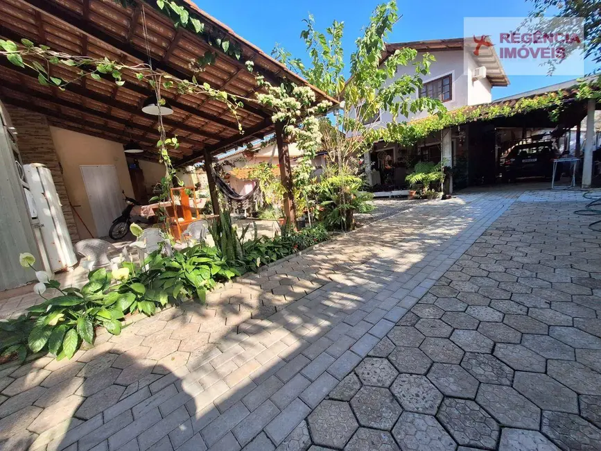 Foto 2 de Casa com 4 quartos à venda, 287m2 em Sao Francisco Do Sul - SC