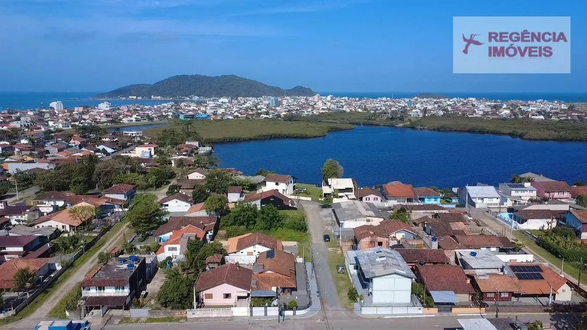 Foto 2 de Casa com 8 quartos à venda, 312m2 em Sao Francisco Do Sul - SC