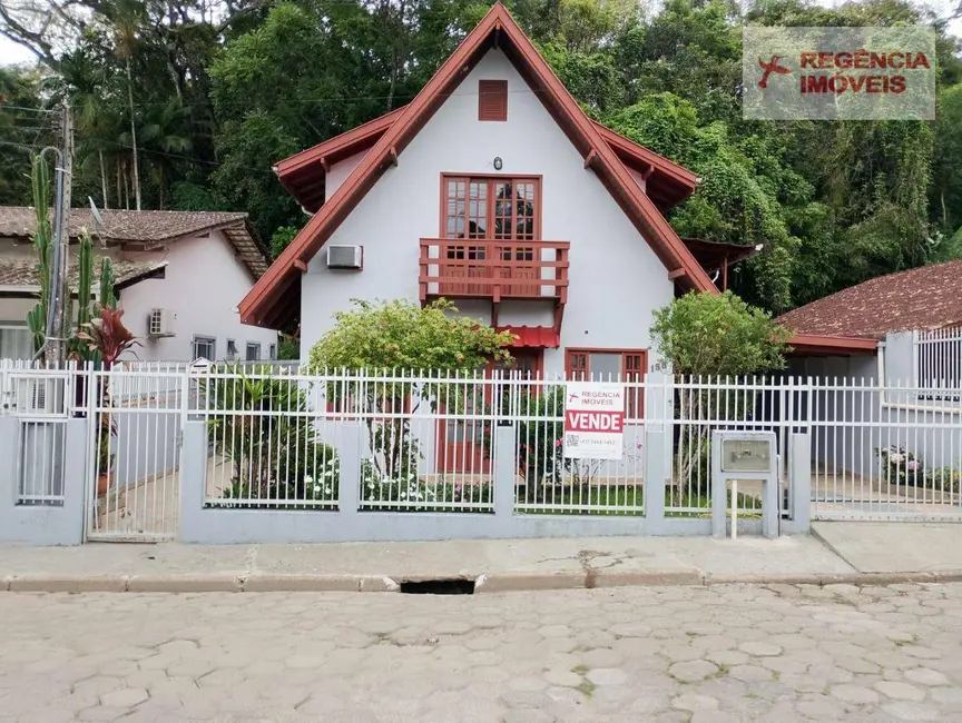 Foto 2 de Casa com 4 quartos à venda, 257m2 em Sao Francisco Do Sul - SC