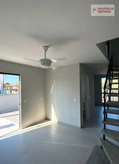 Foto 3 de Casa com 2 quartos à venda, 102m2 em Sao Francisco Do Sul - SC