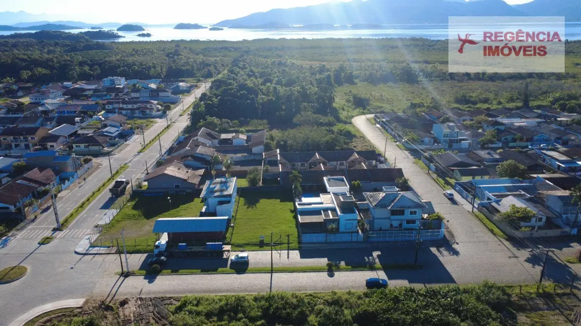 Foto 1 de Terreno / Lote à venda, 450m2 em Sao Francisco Do Sul - SC
