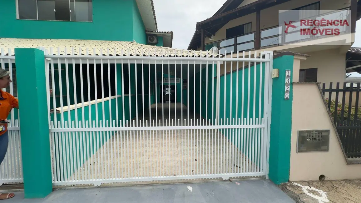 Foto 2 de Casa com 1 quarto para alugar, 100m2 em Sao Francisco Do Sul - SC