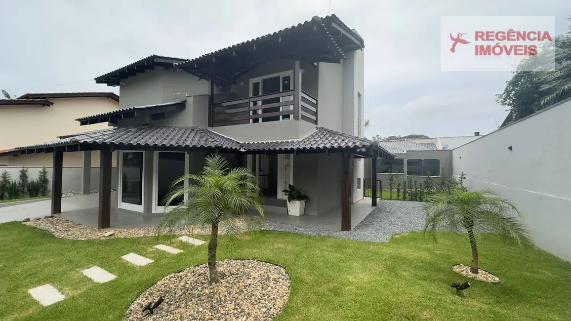 Casa com 3 quartos à venda, 600m2 em Sao Francisco Do Sul - SC - imagem 3 Foto 3 de Casa com 3 quartos à venda, 600m2 em Sao Francisco Do Sul - SC