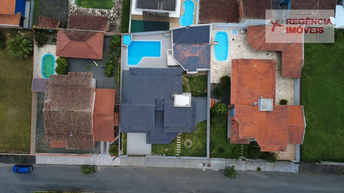 Casa com 3 quartos à venda, 600m2 em Sao Francisco Do Sul - SC - imagem 7 Foto 7 de Casa com 3 quartos à venda, 600m2 em Sao Francisco Do Sul - SC