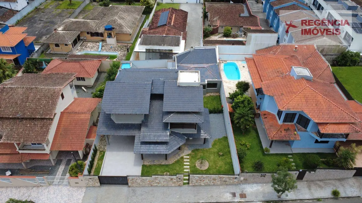 Casa com 3 quartos à venda, 600m2 em Sao Francisco Do Sul - SC - imagem 6 Foto 6 de Casa com 3 quartos à venda, 600m2 em Sao Francisco Do Sul - SC
