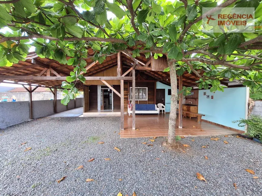 Foto 1 de Casa com 2 quartos à venda, 253m2 em Sao Francisco Do Sul - SC