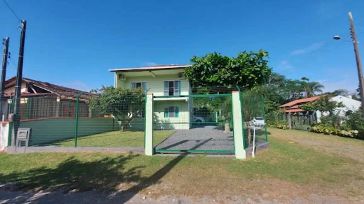 Casa com 4 quartos à venda, 253m2 em Sao Francisco Do Sul - SC - imagem 4 Foto 4 de Casa com 4 quartos à venda, 253m2 em Sao Francisco Do Sul - SC