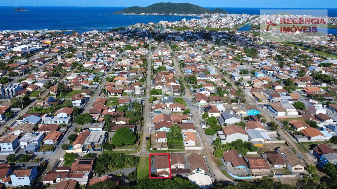 Casa com 4 quartos à venda, 253m2 em Sao Francisco Do Sul - SC - imagem 1 Foto 1 de Casa com 4 quartos à venda, 253m2 em Sao Francisco Do Sul - SC