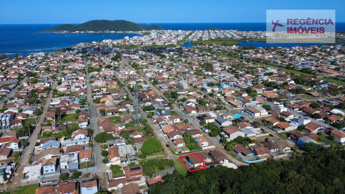 Casa com 4 quartos à venda, 253m2 em Sao Francisco Do Sul - SC - imagem 6 Foto 6 de Casa com 4 quartos à venda, 253m2 em Sao Francisco Do Sul - SC