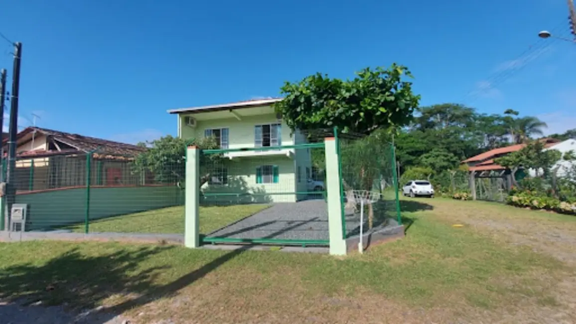 Casa com 4 quartos à venda, 253m2 em Sao Francisco Do Sul - SC - imagem 2 Foto 2 de Casa com 4 quartos à venda, 253m2 em Sao Francisco Do Sul - SC