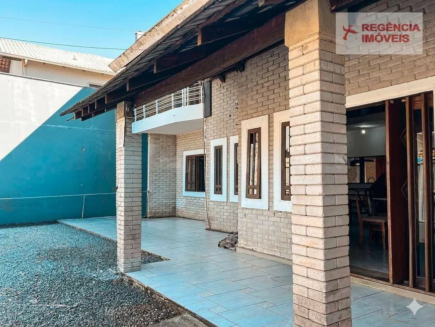 Foto 5 de Casa com 4 quartos à venda e para alugar, 312m2 em Ubatuba, Sao Francisco Do Sul - SC