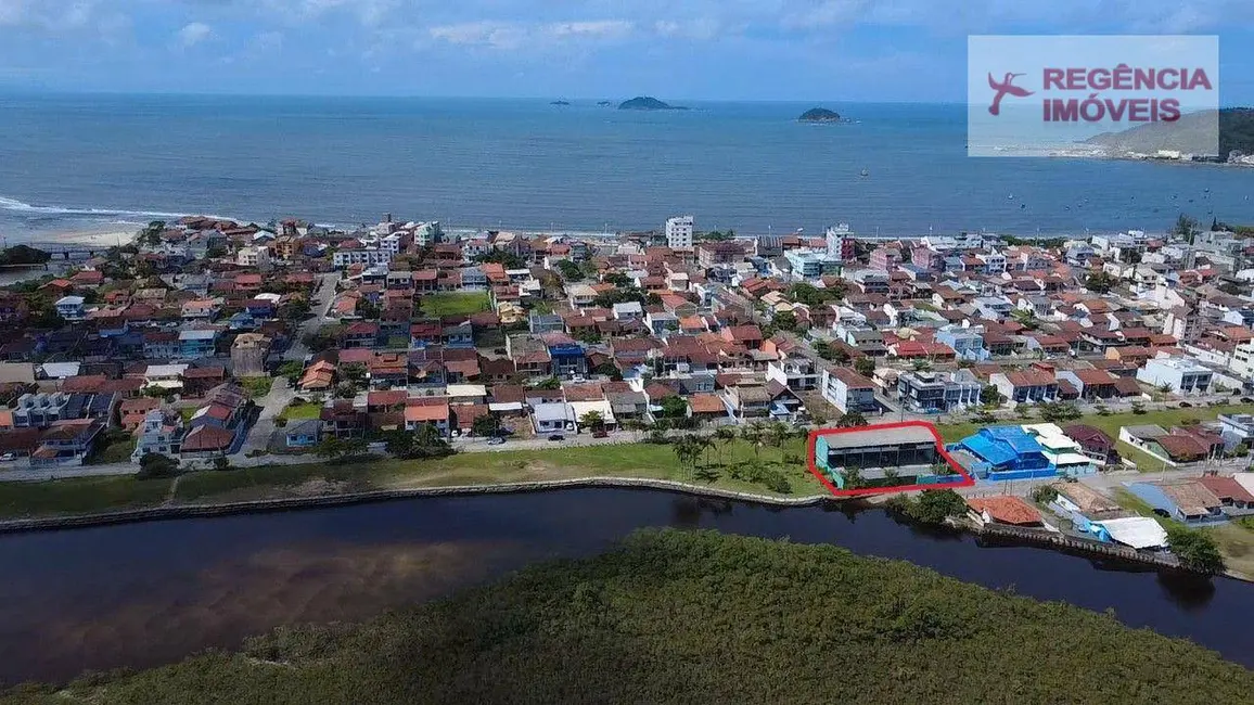 Foto 1 de Armazém / Galpão à venda, 504m2 em Sao Francisco Do Sul - SC