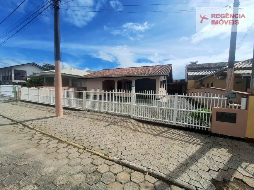 Foto 1 de Casa com 4 quartos à venda, 412m2 em Ubatuba, Sao Francisco Do Sul - SC
