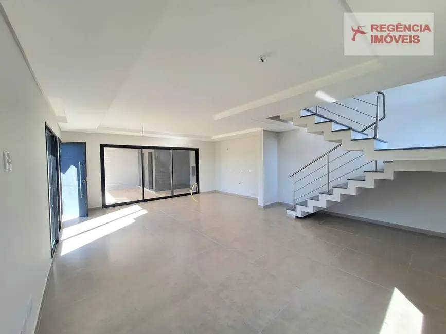 Foto 2 de Casa com 3 quartos à venda, 167m2 em Sao Francisco Do Sul - SC