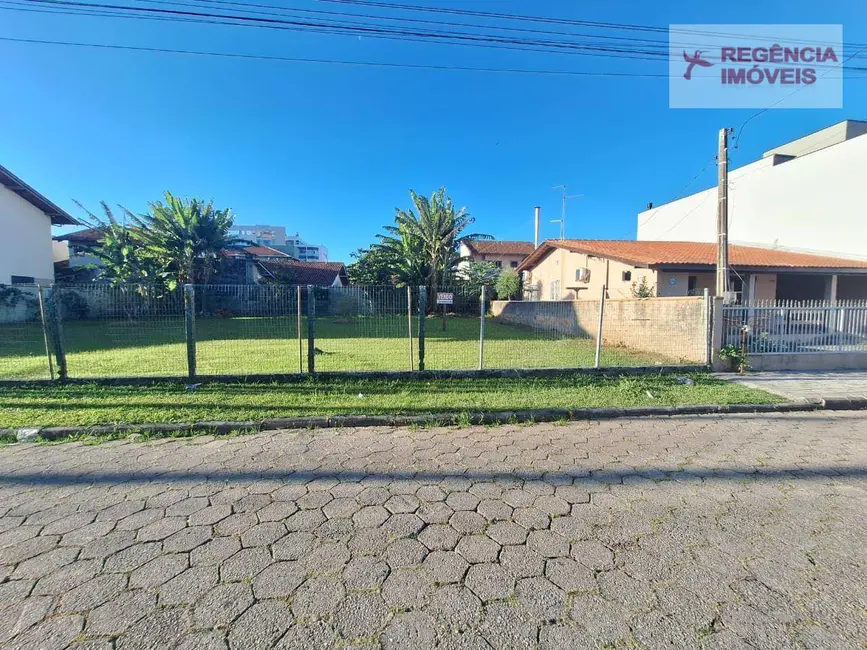 Foto 1 de Terreno / Lote à venda, 252m2 em Sao Francisco Do Sul - SC