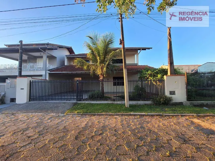 Foto 1 de Casa com 4 quartos à venda, 252m2 em Sao Francisco Do Sul - SC