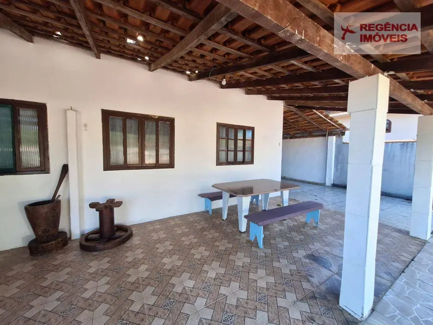 Foto 2 de Casa com 4 quartos à venda, 360m2 em Sao Francisco Do Sul - SC