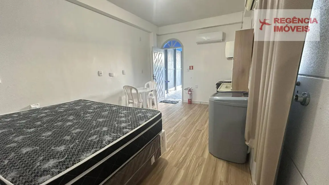 Foto 9 de Apartamento com 1 quarto para alugar, 40m2 em Sao Francisco Do Sul - SC