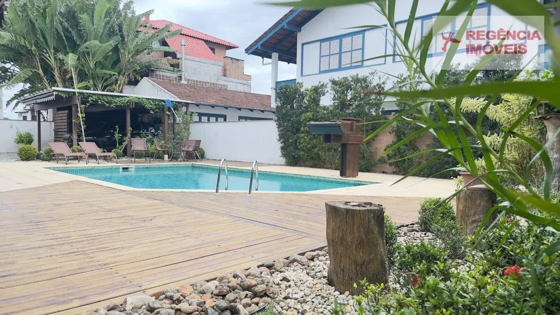 Casa com 6 quartos à venda, 625m2 em Sao Francisco Do Sul - SC - imagem 7 Foto 7 de Casa com 6 quartos à venda, 625m2 em Sao Francisco Do Sul - SC