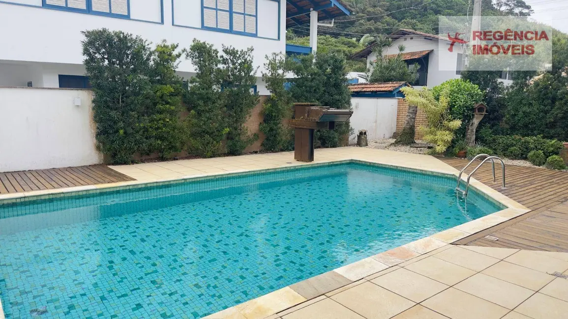 Casa com 6 quartos à venda, 625m2 em Sao Francisco Do Sul - SC - imagem 6 Foto 6 de Casa com 6 quartos à venda, 625m2 em Sao Francisco Do Sul - SC
