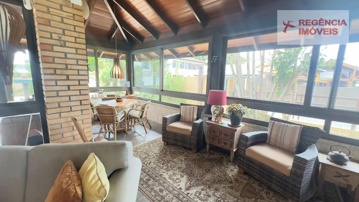 Casa com 6 quartos à venda, 625m2 em Sao Francisco Do Sul - SC - imagem 5 Foto 5 de Casa com 6 quartos à venda, 625m2 em Sao Francisco Do Sul - SC