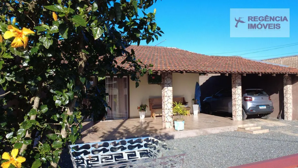 Casa com 3 quartos à venda, 300m2 em Sao Francisco Do Sul - SC - imagem 8 Foto 8 de Casa com 3 quartos à venda, 300m2 em Sao Francisco Do Sul - SC