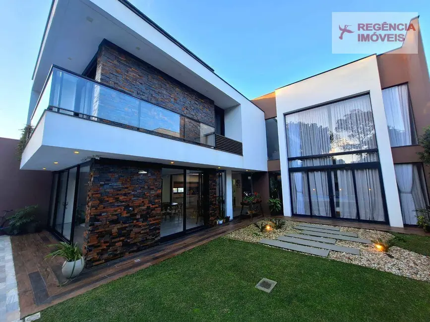 Casa com 4 quartos à venda, 510m2 em Sao Francisco Do Sul - SC - imagem 6 Foto 6 de Casa com 4 quartos à venda, 510m2 em Sao Francisco Do Sul - SC