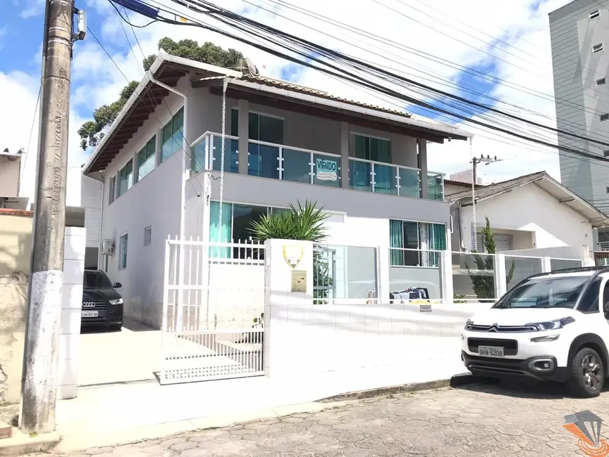 Foto 1 de Casa com 5 quartos à venda, 190m2 em Nossa Senhora do Rosário, Sao Jose - SC