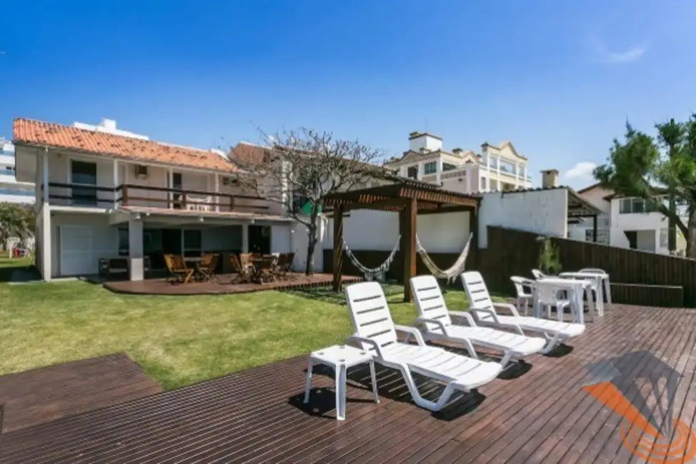 Foto 1 de Casa com 6 quartos à venda, 350m2 em Ingleses do Rio Vermelho, Florianopolis - SC
