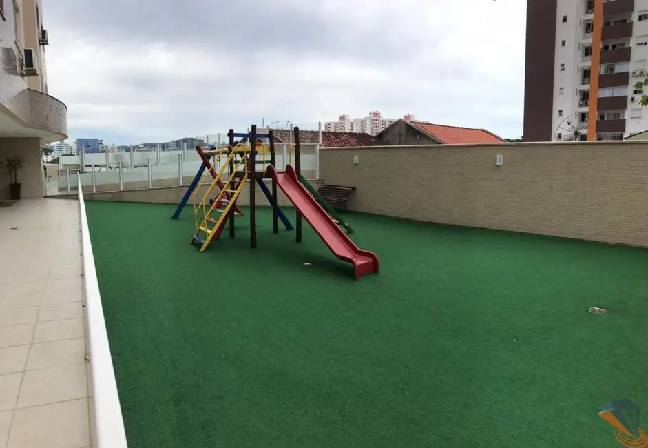 Foto 4 de Apartamento com 2 quartos à venda, 67m2 em Barreiros, Sao Jose - SC