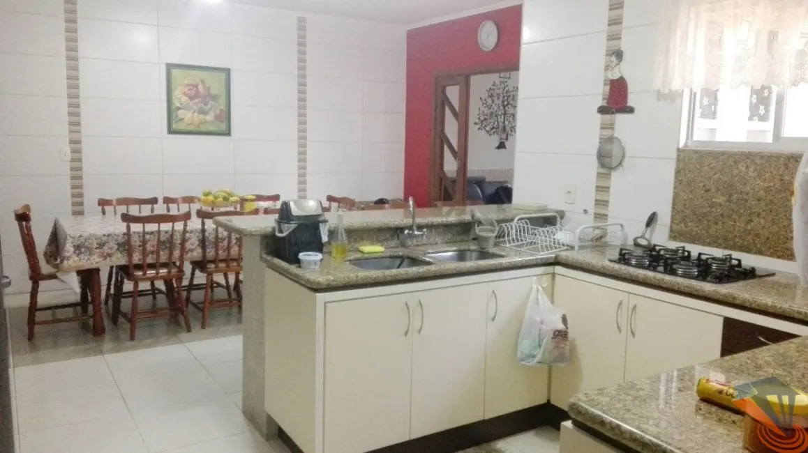 Foto 6 de Casa com 3 quartos à venda, 180m2 em Ipiranga, Sao Jose - SC