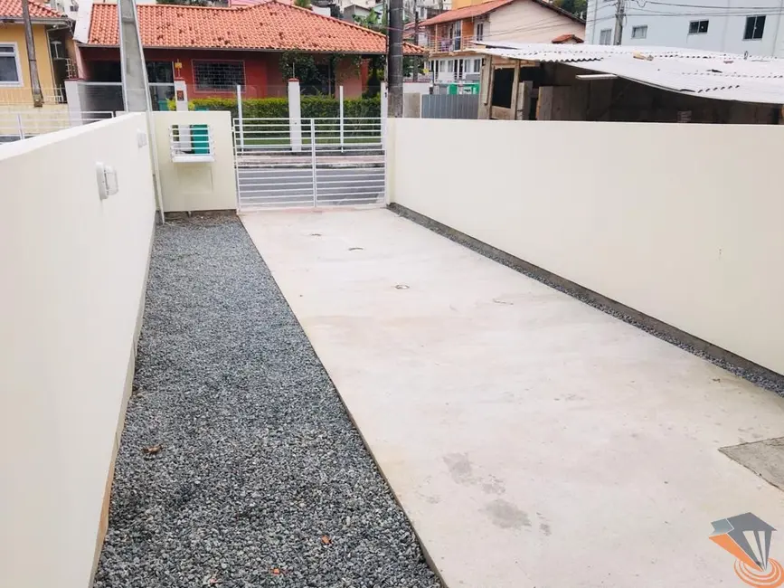 Foto 3 de Casa com 2 quartos à venda, 70m2 em Real Parque, Sao Jose - SC