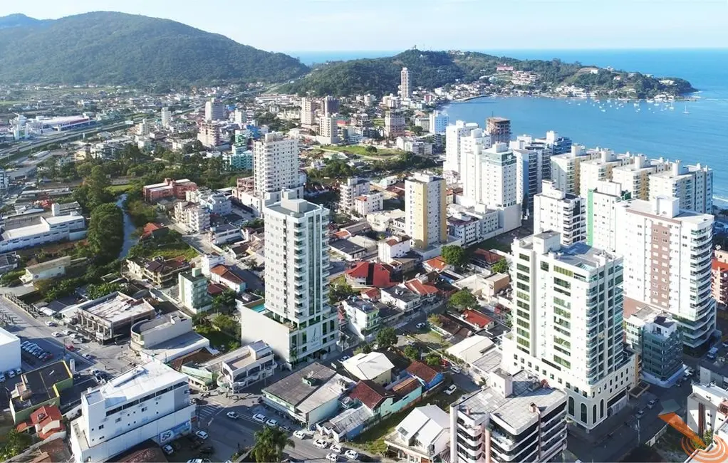 Foto 3 de Apartamento com 3 quartos à venda, 133m2 em Centro, Itapema - SC