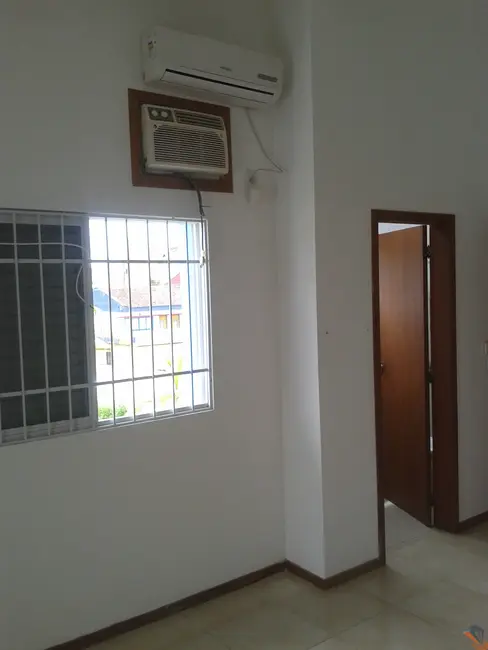 Foto 2 de Casa com 2 quartos à venda, 100m2 em Areias, Sao Jose - SC